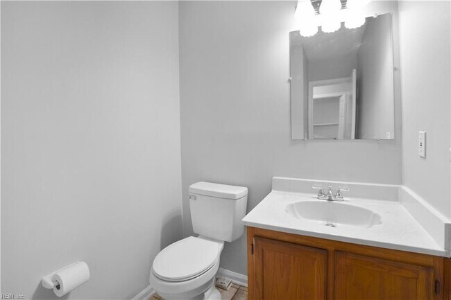 Building Photo - 240 Ferdinand Cir