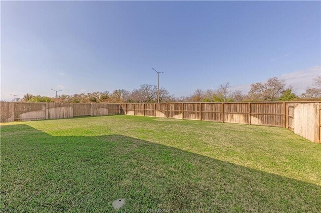 Building Photo - Gorgeous 2-Story on Quiet Cul de Sac