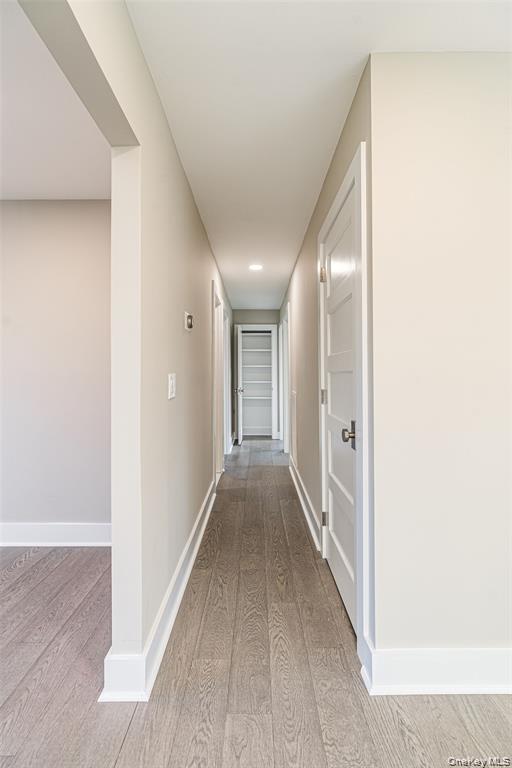 Building Photo - 970 Village Ln