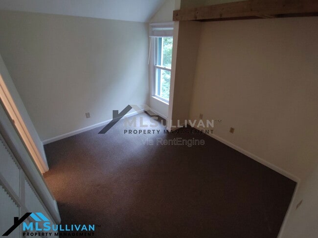 Building Photo - 1321 Valley Run