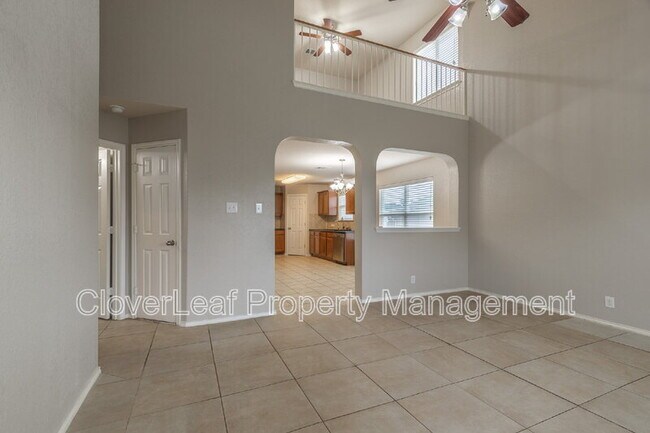 Building Photo - 2424 Dimmitt Dr