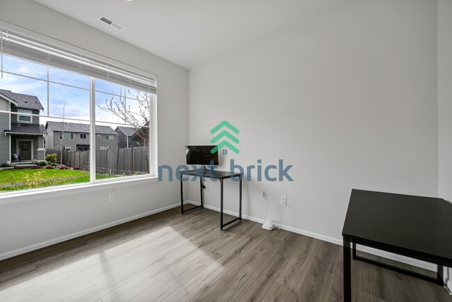 Building Photo - 909 Wyndham Pl