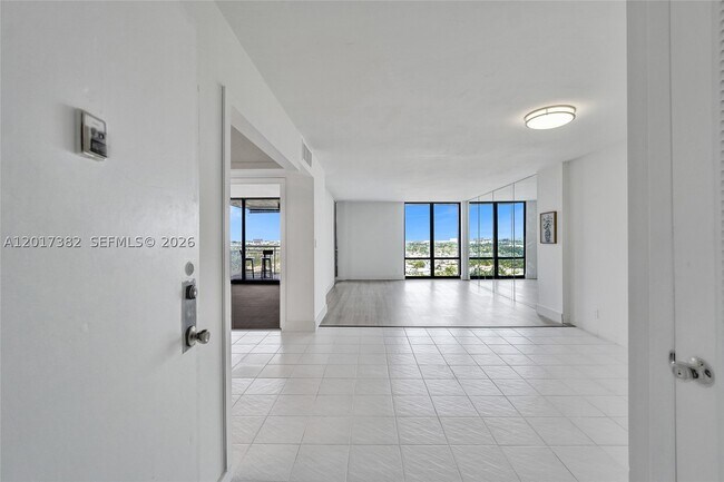 Building Photo - 1600 S Ocean Dr