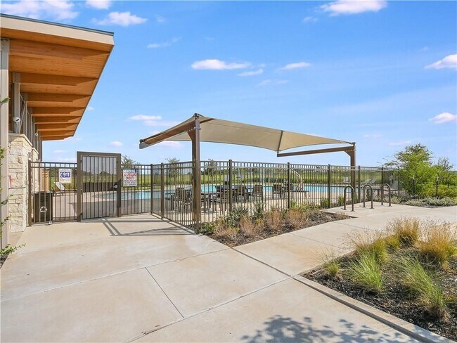 Building Photo - 123 Plumbago Loop