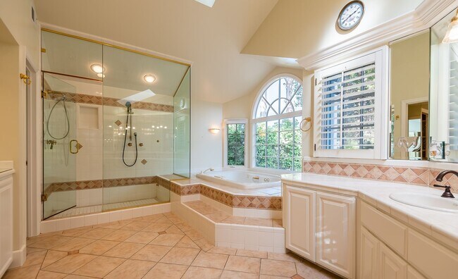 Building Photo - Luxury Single-Story Los Gatos Estate | Remodeled Throughout | Resort-Style Backyard