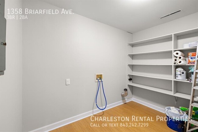 Building Photo - 1358 Briarfield Ave