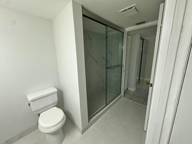 Building Photo - 1799 Fairview Villas Dr