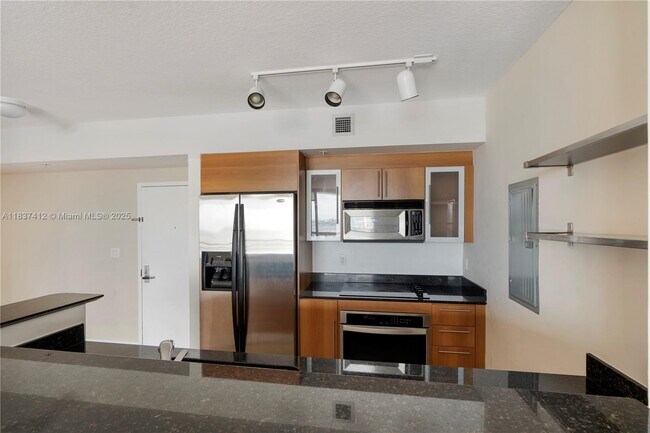 Building Photo - 325 S Biscayne Blvd