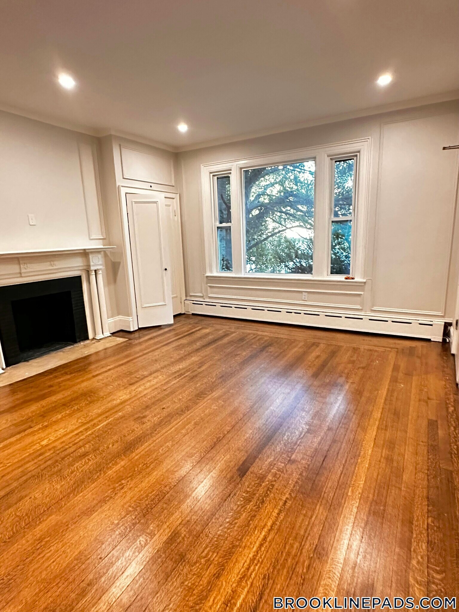 Building Photo - 1712 Beacon St