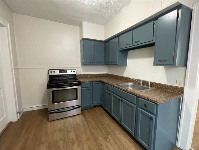 Building Photo - 36 Nye Park