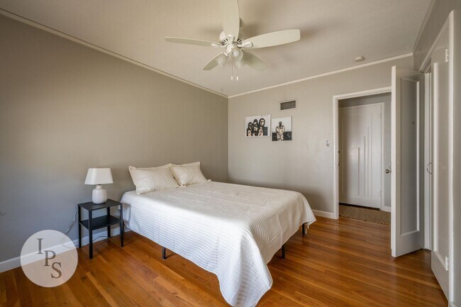 Building Photo - Beautifully Updated Fresno High Home - Walkable to Gazebo Gardens, 3BR/1BA, Partially Furnished