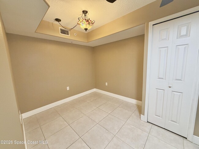 Building Photo - 551 Casa Bella Dr