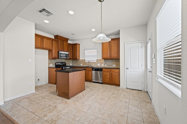 Building Photo - 14286 Empanada Dr