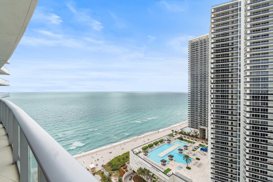 Building Photo - 4111 S Ocean Dr