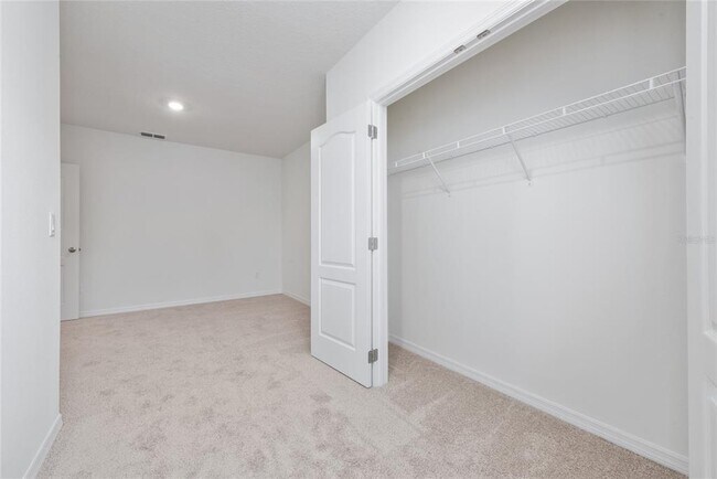 Building Photo - 1153 Blue Jay Dr