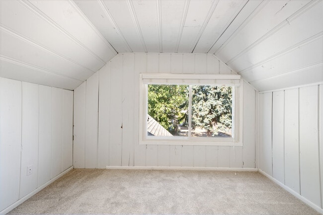 Building Photo - 4921 SE 76th Ave