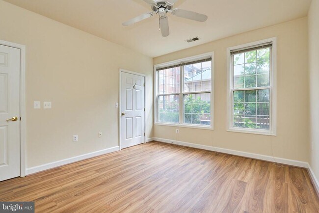 Building Photo - 1321 N Adams Ct