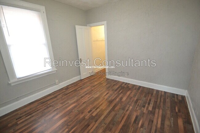 Building Photo - 987 Cleveland Ave