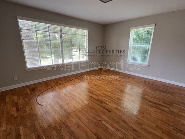 Building Photo - 2101 N Wheeling Ave