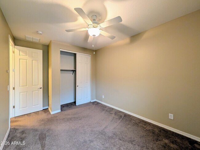 Building Photo - 923 S Osborn Ln