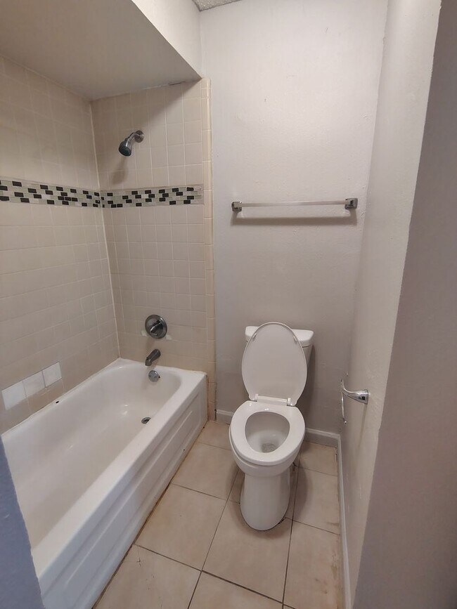 Building Photo - Duplex for Lease in Midwest City May