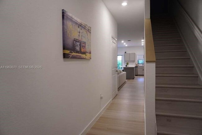 Building Photo - 385 NW 9th St