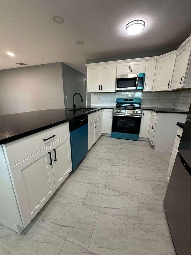 Building Photo - Completely Renovated Home