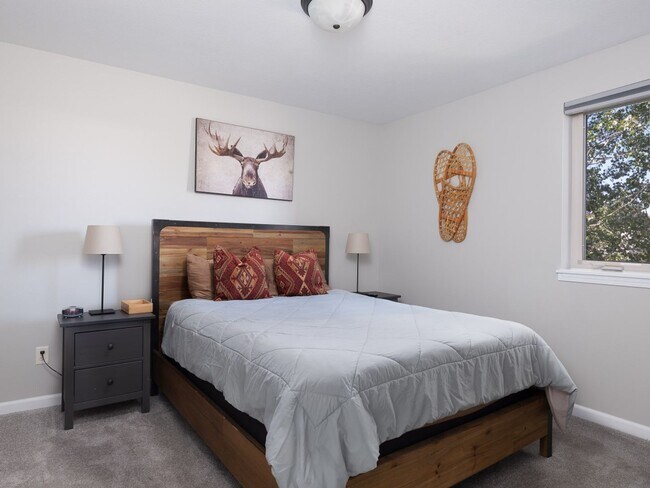Building Photo - 7552 Mountain Laurel Dr