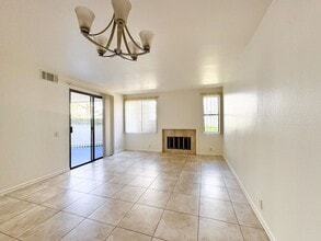 Building Photo - 1 Bedroom, 1 Bath Ground Floor Condo in the Heart of Mission Valley!