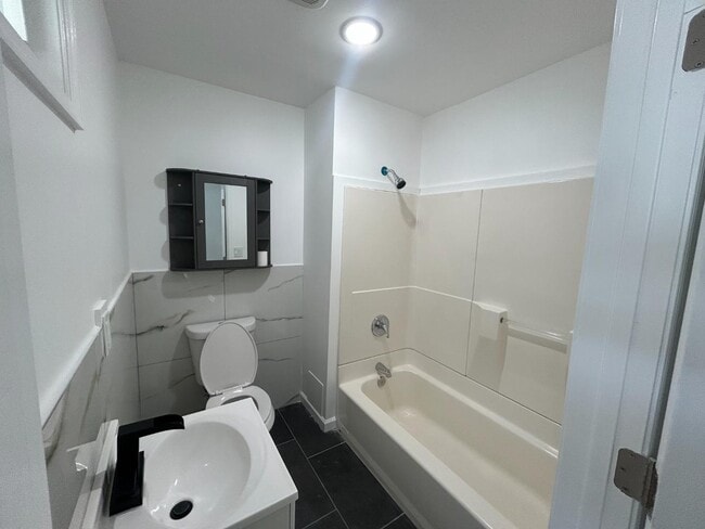 Building Photo - 222 W Patterson St