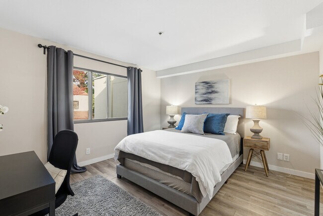 Building Photo - 153 California Ave