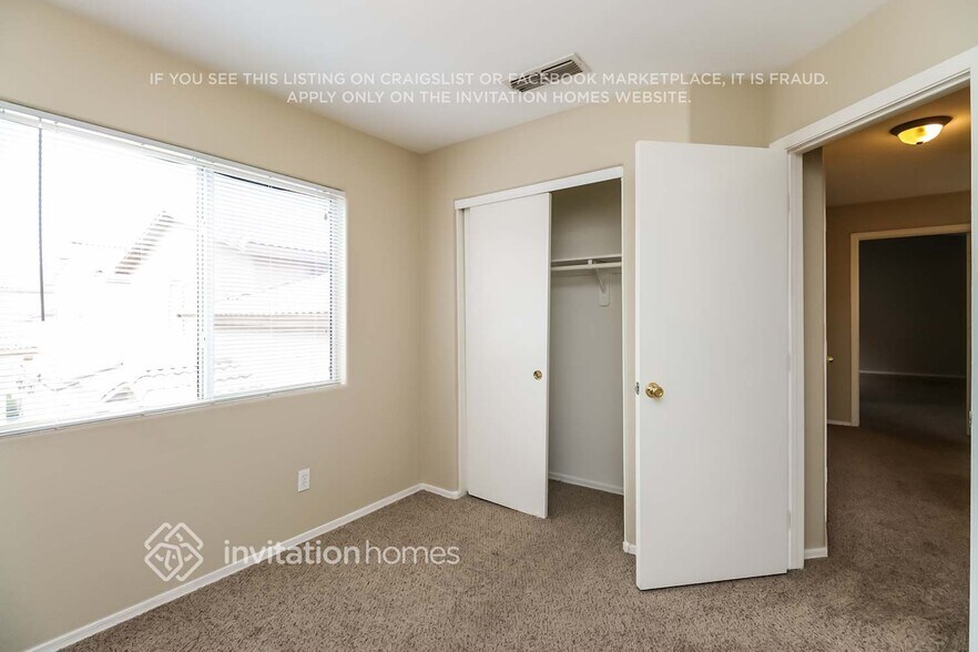 Building Photo - 3718 W Oregon Ave