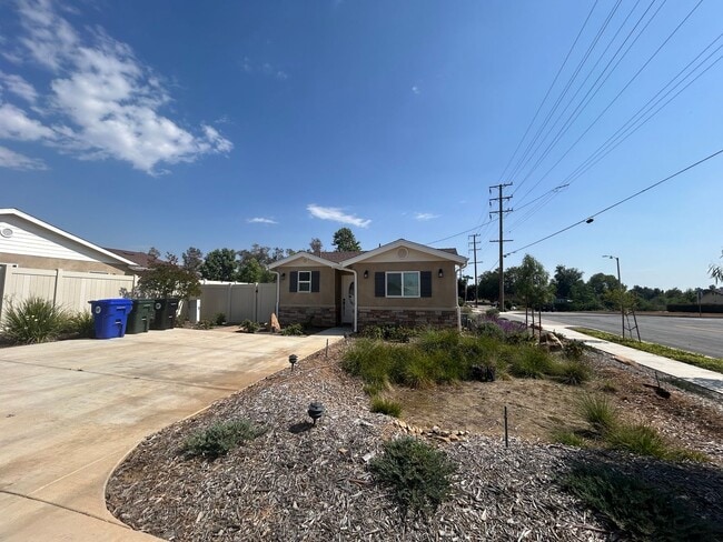 Building Photo - Charming 1 bedroom 1 bathroom Home in Yucaipa, Ca.