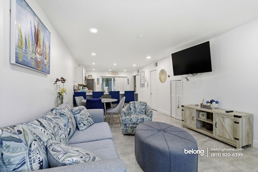 Building Photo - 731 W Elkcam Cir