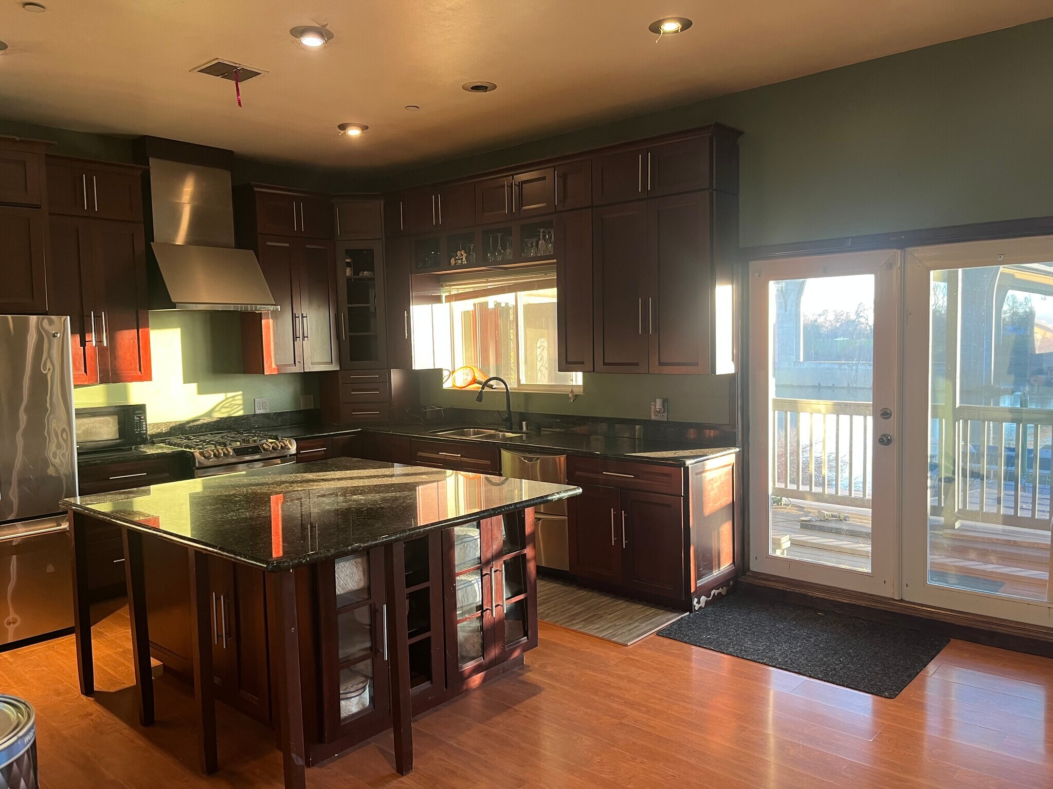 Building Photo - 2181 Garden Hwy