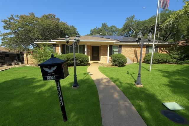 Primary Photo - 2325 Ravenwood Dr