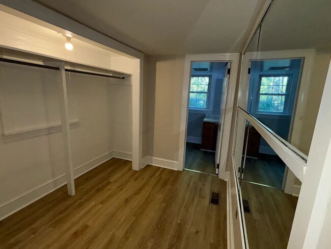 Building Photo - 1 bedroom, 1 bathroom Single Family Home in Easley Near Downtown Greenville