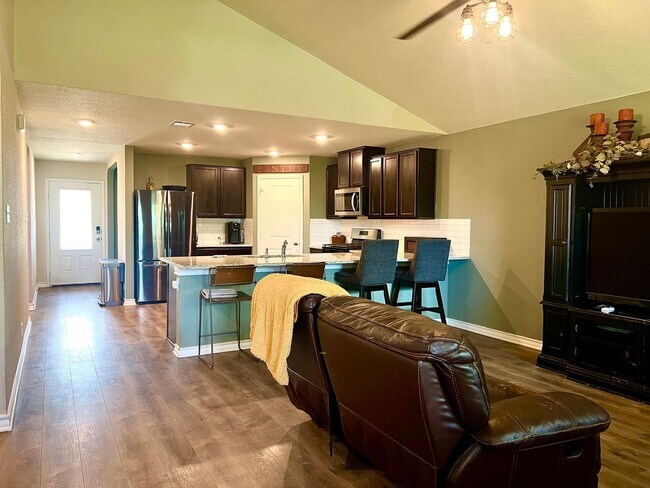 Building Photo - 13510 Whisper Bnd