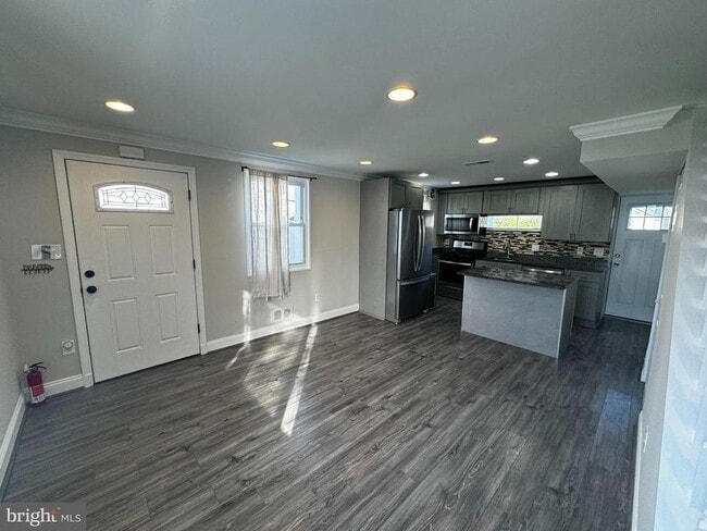 Building Photo - 5411 8th Pl S