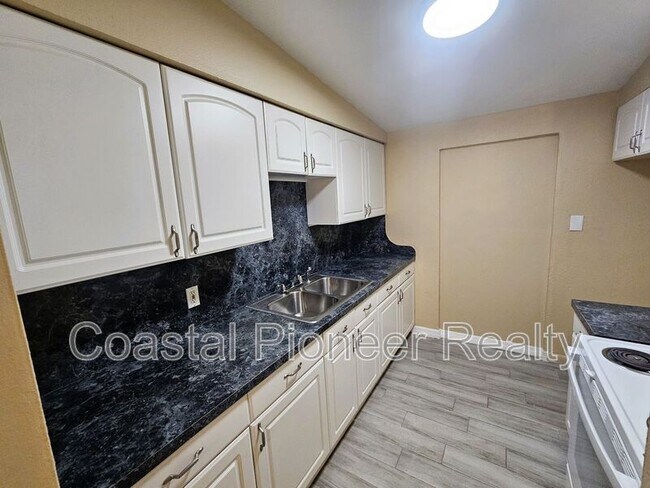 Building Photo - 4431 Atwater Dr