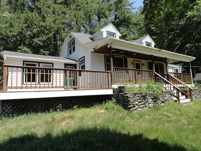 Building Photo - 211 Old Meeting House Rd