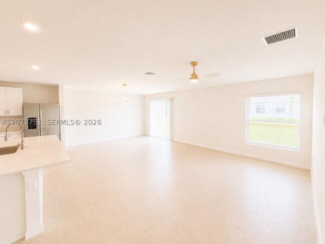 Building Photo - 17293 Cantu Ct