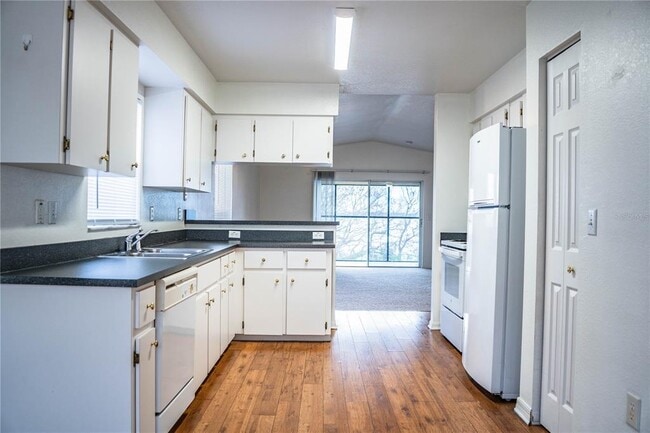 Building Photo - 812 Marcia Loop