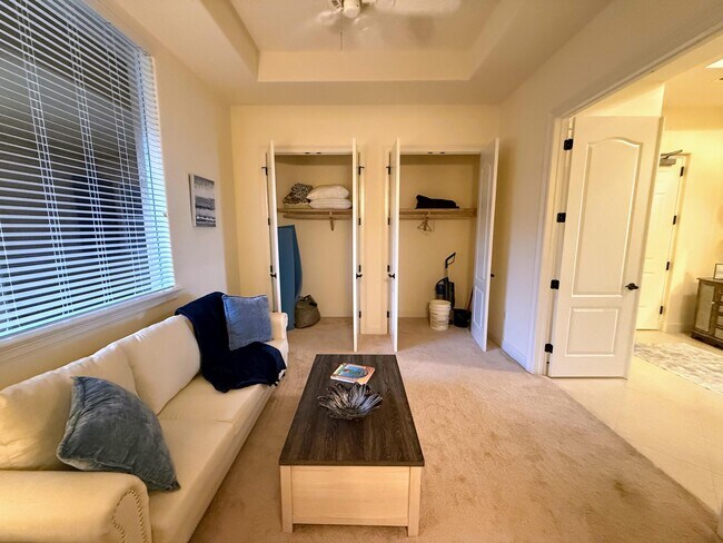 Building Photo - 20 Orange Ave