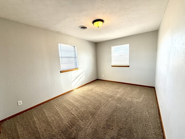 Building Photo - 3289 Cardinal Rd