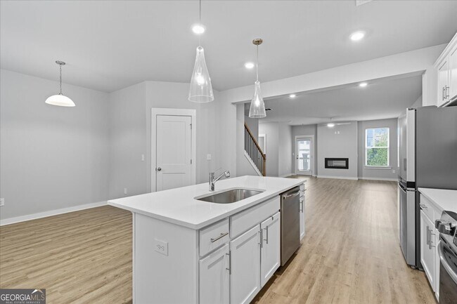 Building Photo - 2030 Main St NW