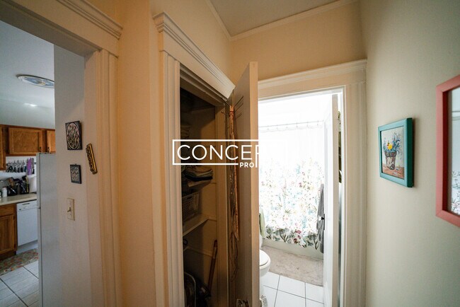 Building Photo - 56 Selkirk Rd