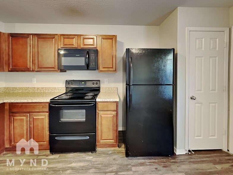Building Photo - 9176 Pleasant Valley Dr