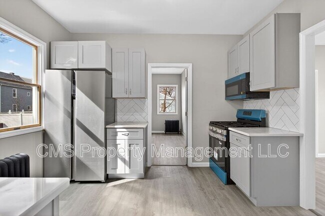 Building Photo - 378 Grand St