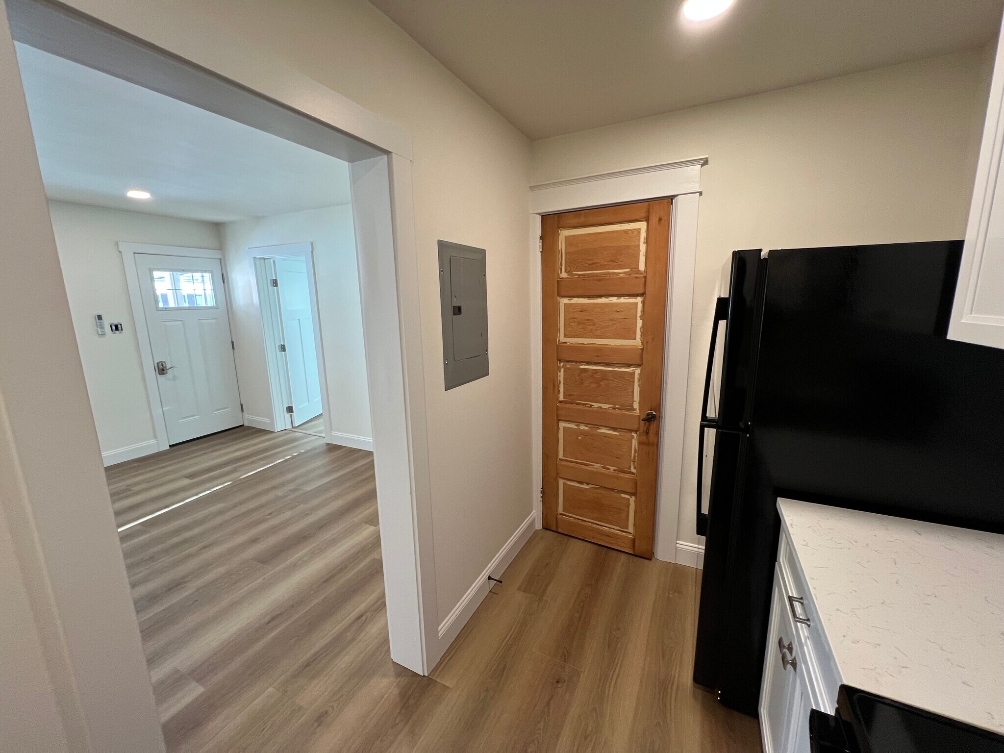 Building Photo - 1461 W King St